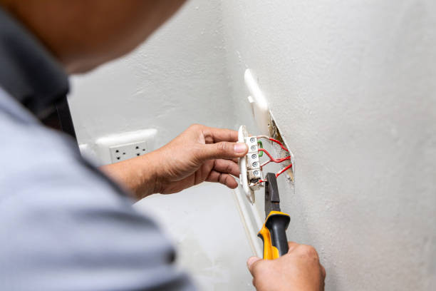 Best Affordable Emergency Electrician  in Hugo, MN